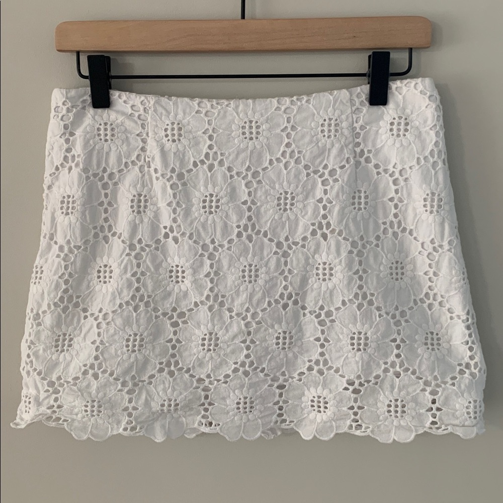 Lilly Pulitzer Tate Eyelet Floral Lace Mini Skirt Size 4 Resort White